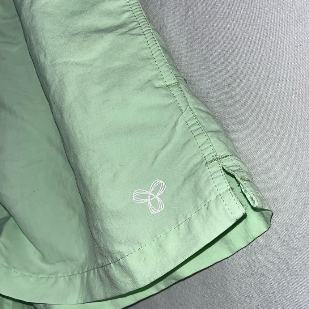 Aritzia TNA active shorts
